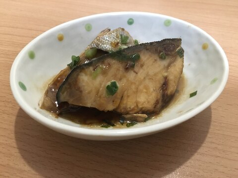 隠し味で引きしめる！簡単美味しい♪ブリの照り焼き